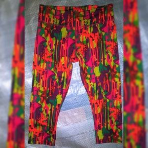 Zumba Wear Amazon Perfect Capri Leggings size Small Spicy Excellent Condition